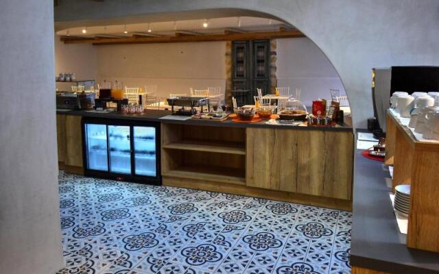 Quartano Luxury Cycladic Residence