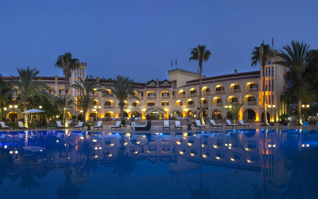 Le Chateau Lambousa Hotel