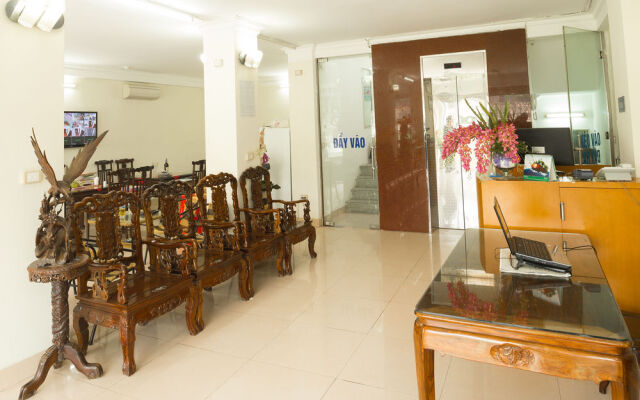 Ho Sen Xanh Hotel