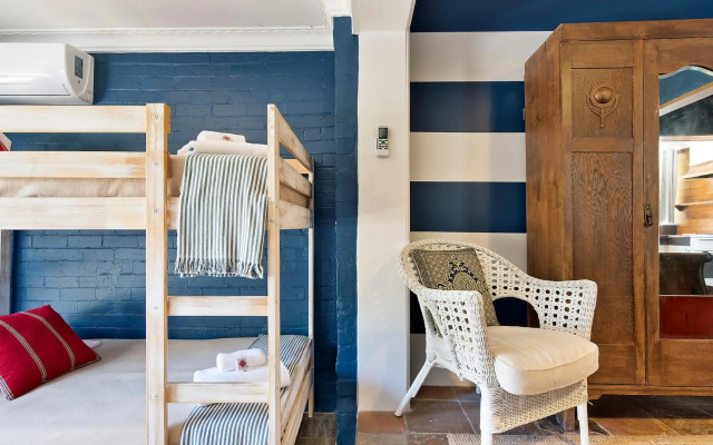 Manly Waves Studios & Apartments