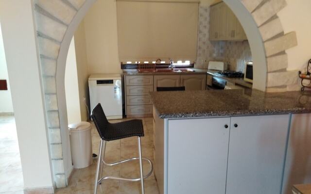 Lovely 7 Bedroom Villa !!