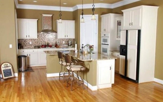 The Villa At Waters Edge