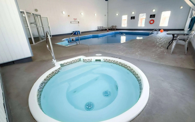 Super 8 by Wyndham Medicine Hat AB