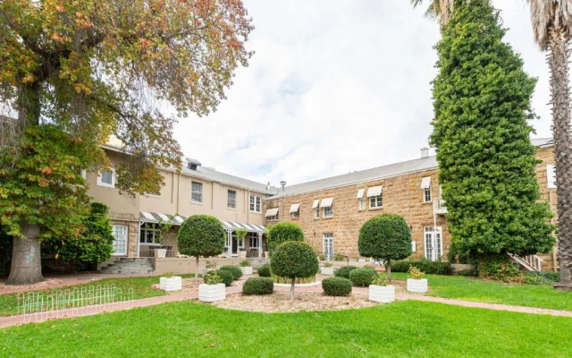 Queen’s Hotel by BON Hotels