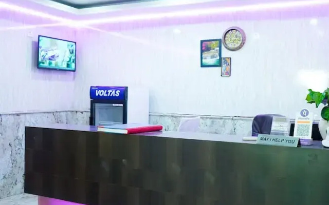 Roomshala 054 Hotel Mahal