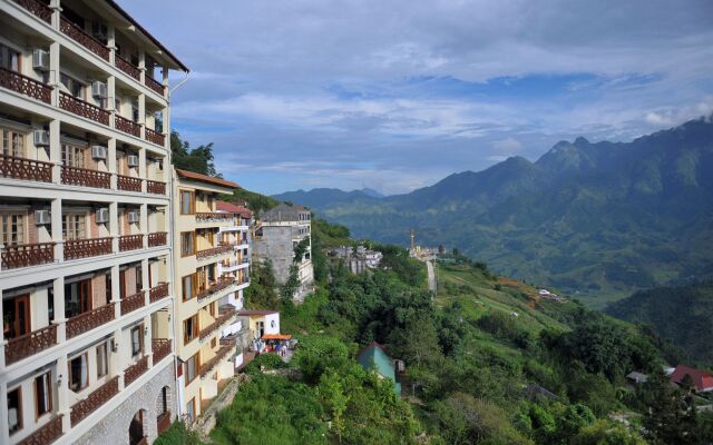 Bamboo Sapa Hotel