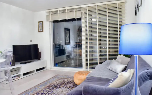 1 Bedroom Apartment With Balcony in Haggerston