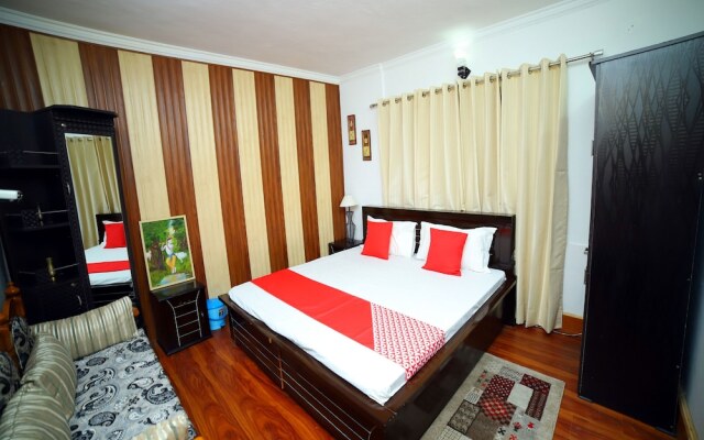 OYO 12794 Home Luxurious 1BHK Boileauganj