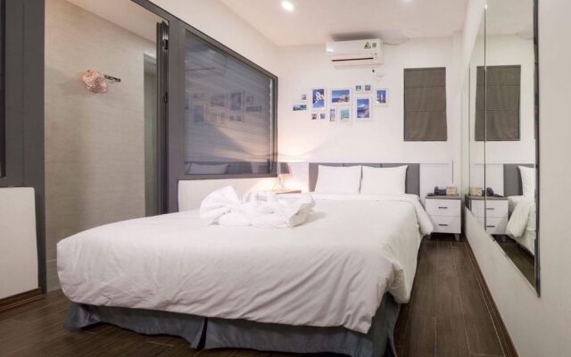 Lily Hotel