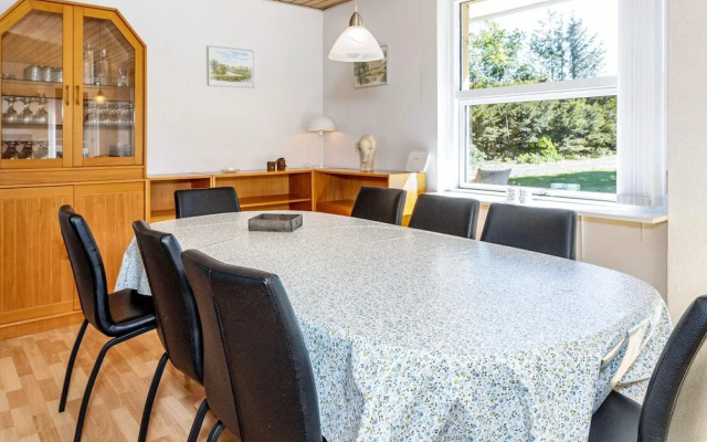 6 Person Holiday Home in Spottrup