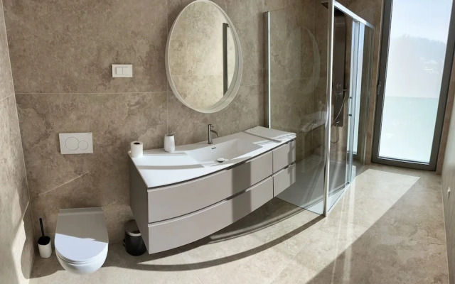 Garden Residence - Premium Castle View Apartment