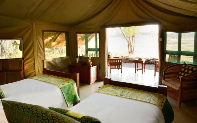 Rhino Safari Camp