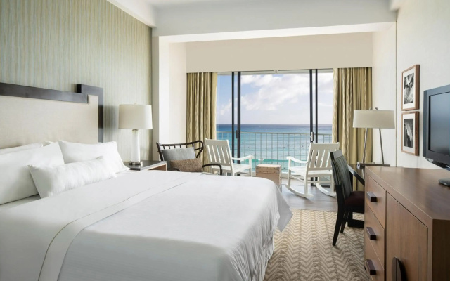 Moana Surfrider, A Westin Resort & Spa, Waikiki Beach