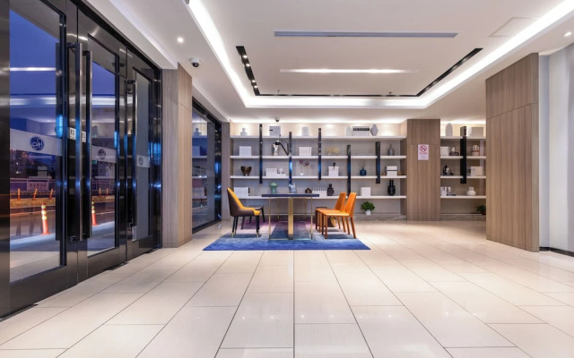 Rest Comfort Hotel (Zhoujiazui Rd. Branch)