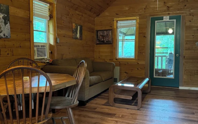 Kennebec Riverside Cabins