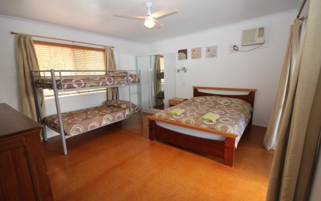 Seaforth Holiday Units – Guest Rooms – Seaforth