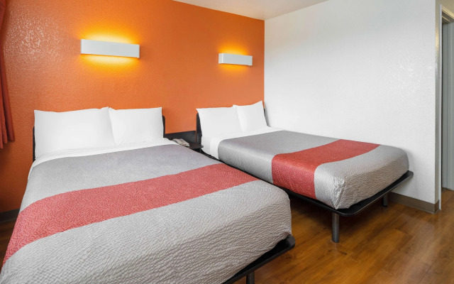 Motel 6 Ventura, CA - Beach