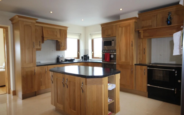 King's House, Cleggan