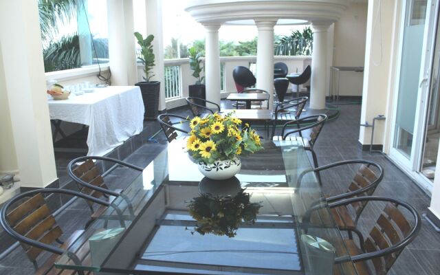 Palms Garden Saigon Hotel