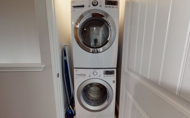 The Chic 3 Bedroom Townhouse