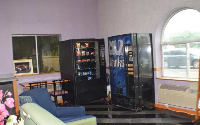 AmeriVu Inn & Suites