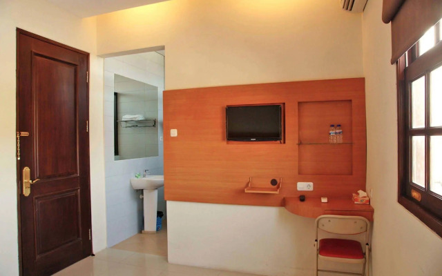 RedDoorz Kupang Baru