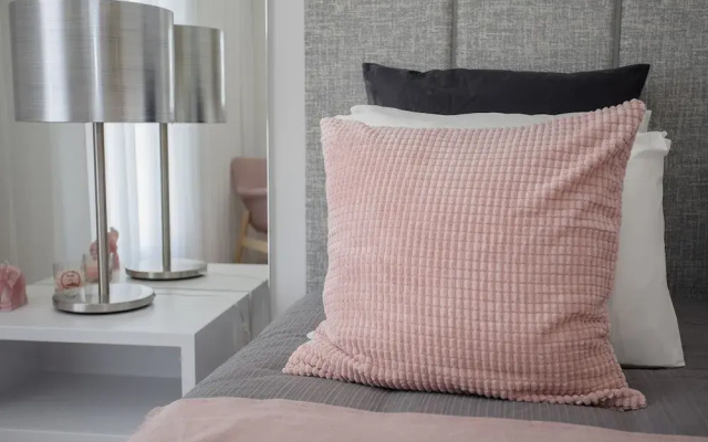 Liiiving - Luxury River View Apartment III