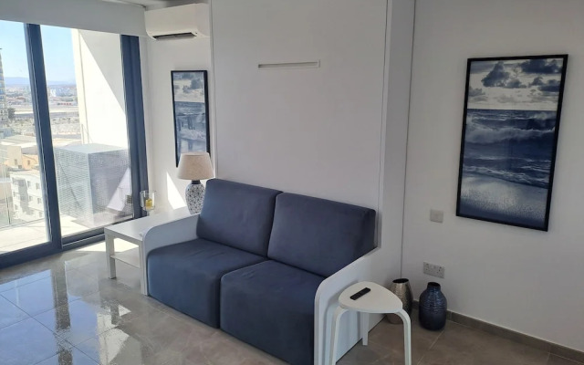 Beautiful Studio in Gibraltar - E1