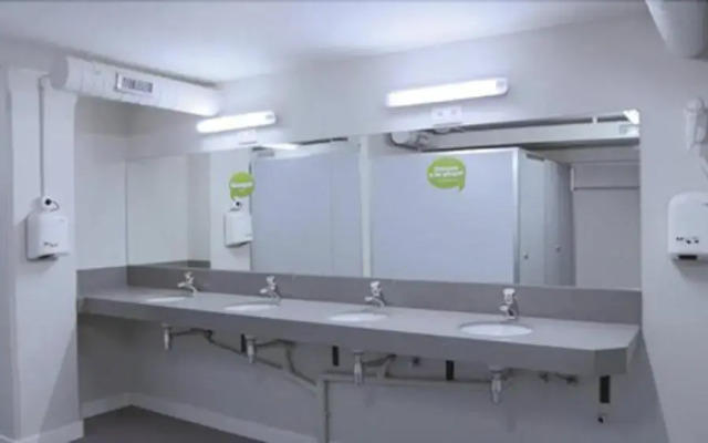 Hola Hostal Eixample - Hostel