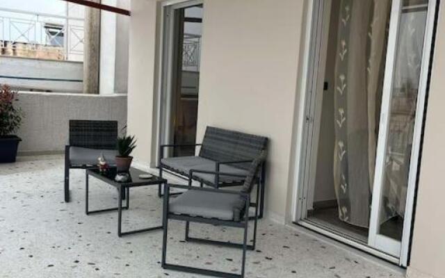 Top roof appartment Oropos 5' beach