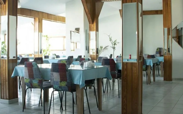 Parlak Otel