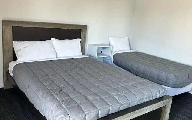 301 Bealey Ave Motel