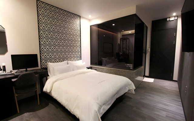 To Heaven Hotel Nampo