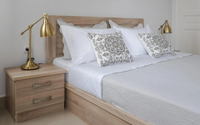 Polytimon, an Athenian neoclassical apartment