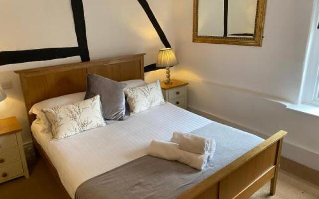 Fleur De Lys Bed & Breakfast