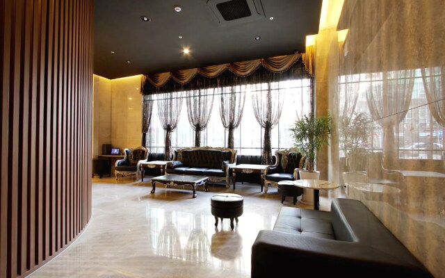 Hotel Moon