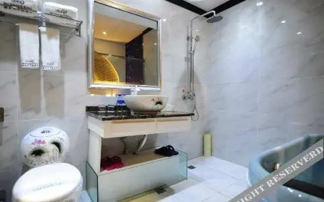 Shangshan He Li Yunqi HotSpring Hotel