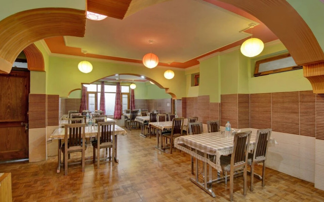 Itsy By Treebo - Chichoga Holiday Inn With River View