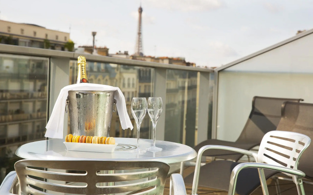 Renaissance Paris Arc de Triomphe Hotel