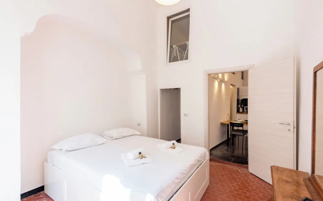 Excellent 2-bed flat in Genoa's Old Town