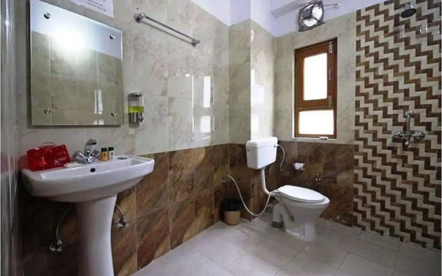 Hotel Avlokan - Near Kainchi Dham Mandir