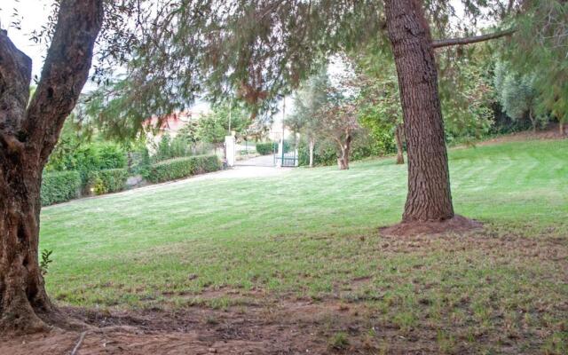 Oasis Olympia Apartments