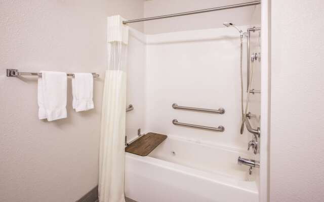 La Quinta Inn & Suites by Wyndham Erie