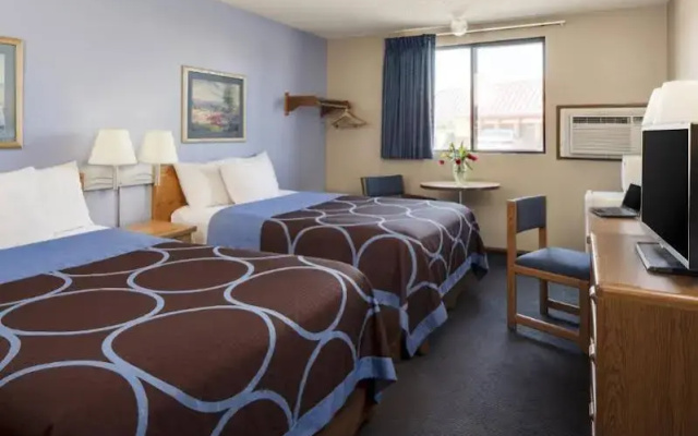 Super 8 By Wyndham West Plains