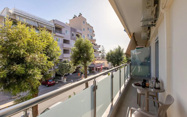 Neaira city apartment near the beach