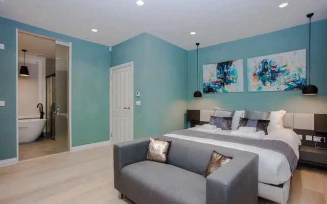 Stunning Deluxe 3BD House in Fitzrovia