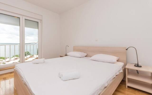 Nice Apartment in Maslenica With 2 Bedrooms and Wifi