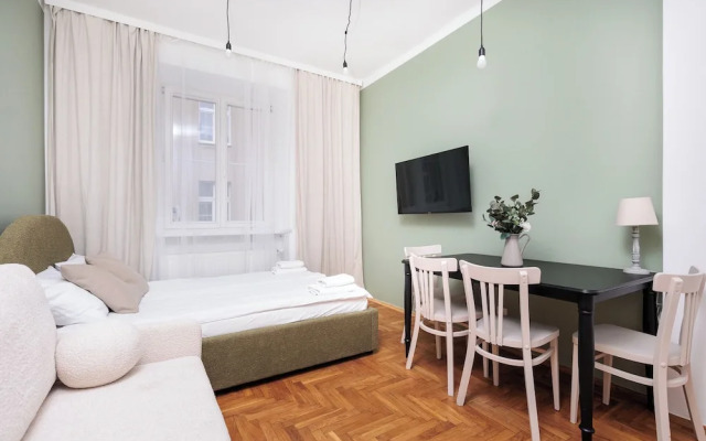 Retro Glamour by Upstairs