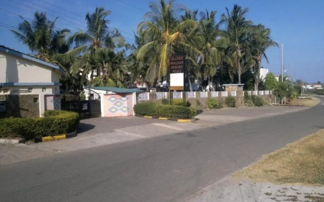 Glory Holiday Resort