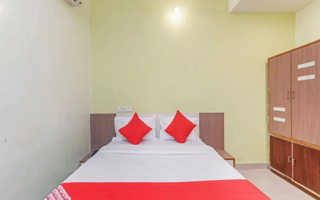 Hotel Dream Line Lodging & Boarding by OYO Rooms